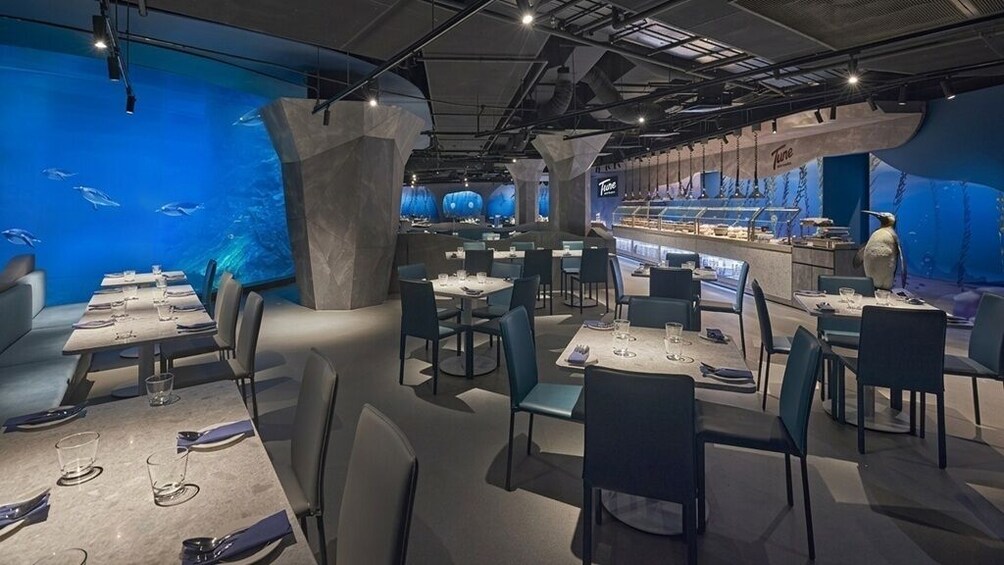 Penguin Cove Buffet Lunch 5