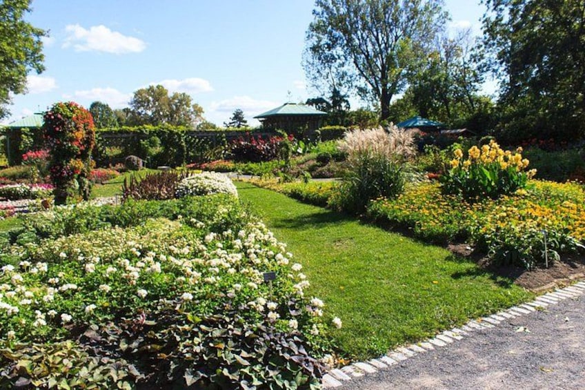 Private Tour The Montreal Garden from Kingstown 1
