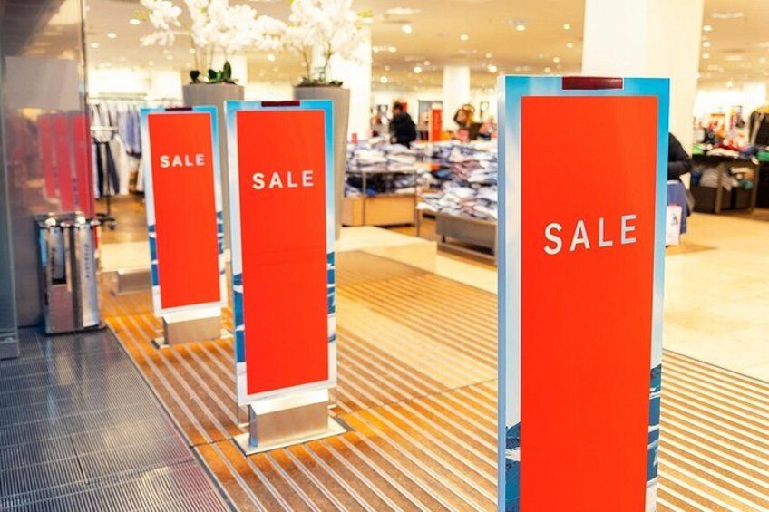 Private Shopping Tour from Toronto to Toronto Premium Outlets 2