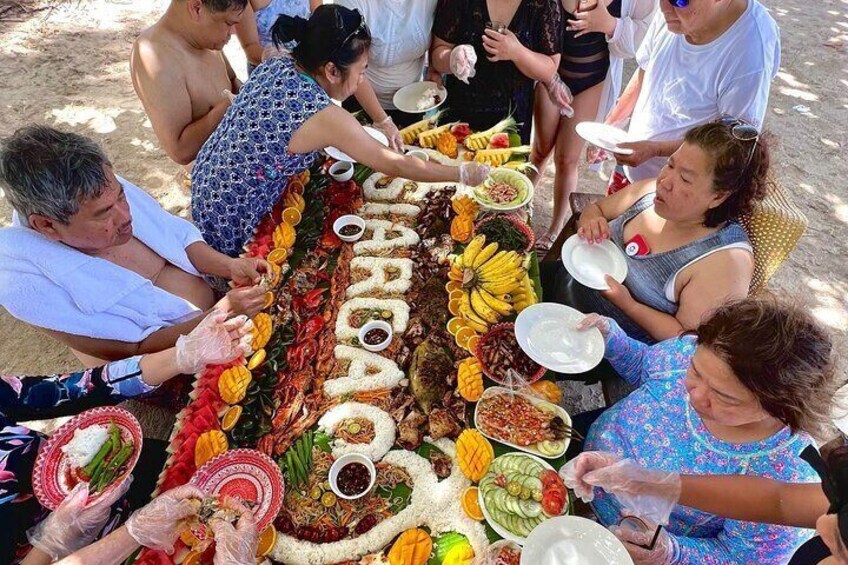 Private Tri Island Hopping & Boodle Fight Lunch in Siargao Island