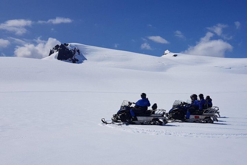 Snowmobile tour on Vatnajökull 3