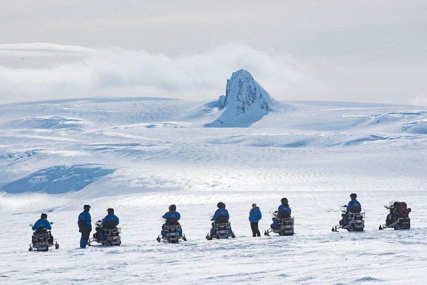 Snowmobile tour on Vatnajökull 5