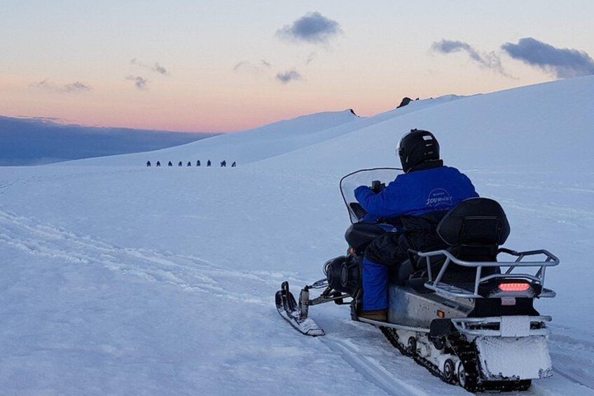 Snowmobile tour on Vatnajökull 2