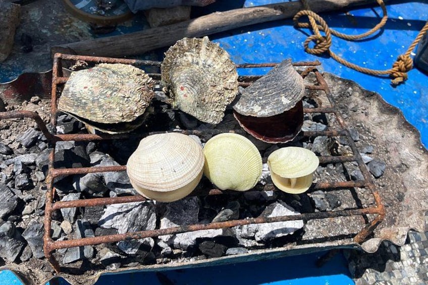 The island is home to a lively local seafood market, where you can have freshly caught fish cooked on the spot. For an extra treat beyond lunch, why not try a fish you’ve never seen before? 4