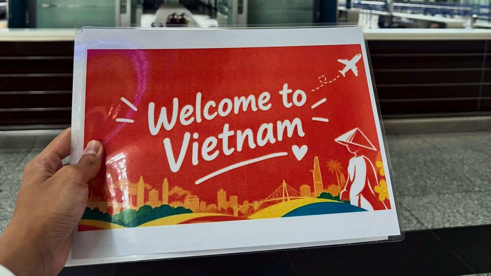 Vietnam: Tan Son Nhat (SGN) International Airport Fast Track Service 4