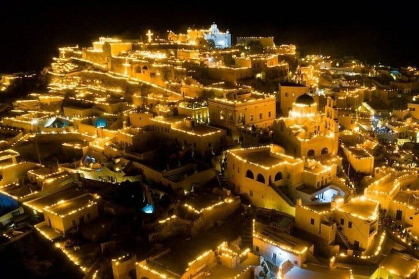 Santorini Private Customizable Land Tour with Local Driver 3