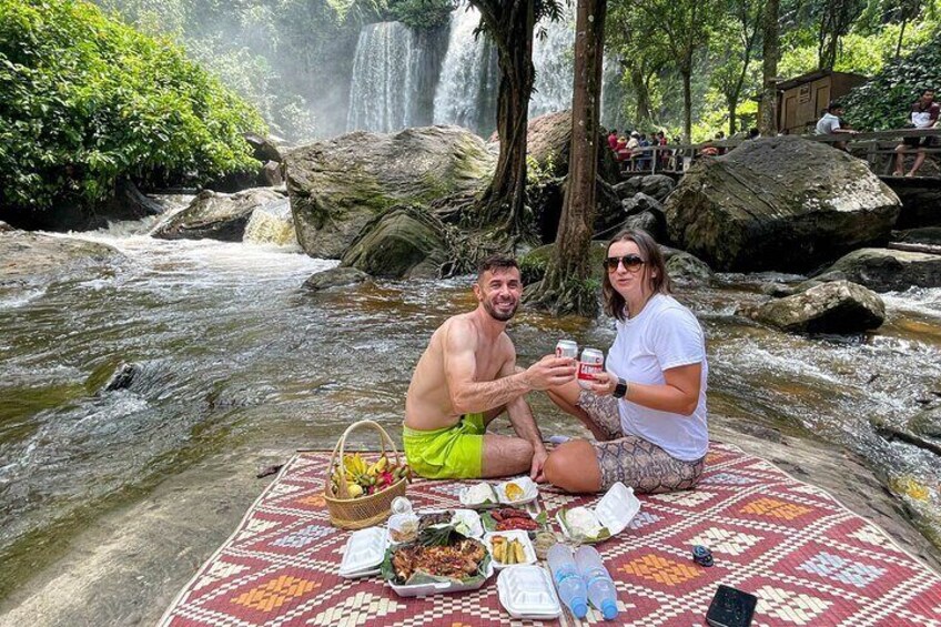Enjoy picnic at the waterfall 2