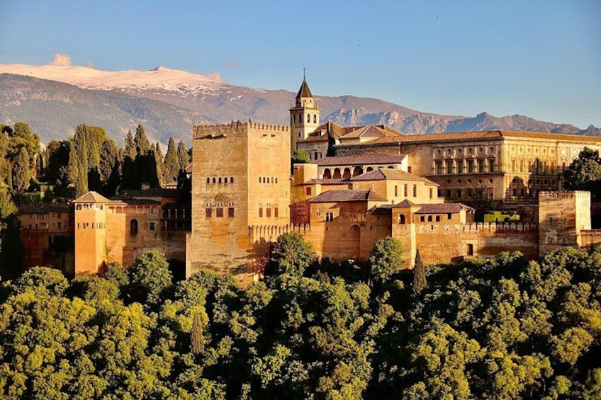 Granada: Alhambra & Nasrid Palaces Guided Tour in Small Groups 2