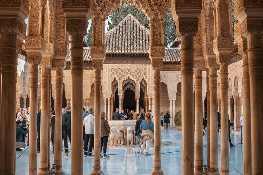 Granada: Alhambra & Nasrid Palaces Guided Tour in Small Groups 2