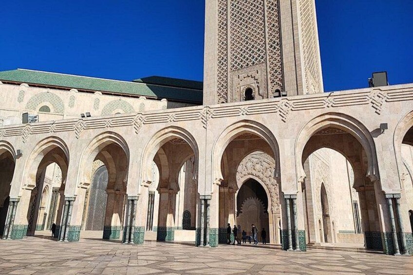 Private Guided Tour of Casablanca Including Mosque Entrance 4