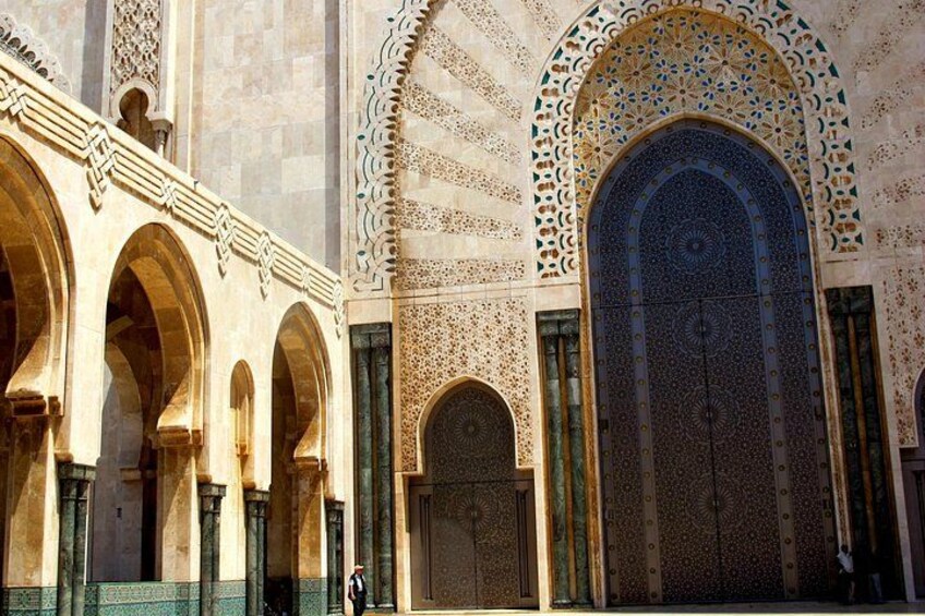 Private Guided Tour of Casablanca Including Mosque Entrance 3