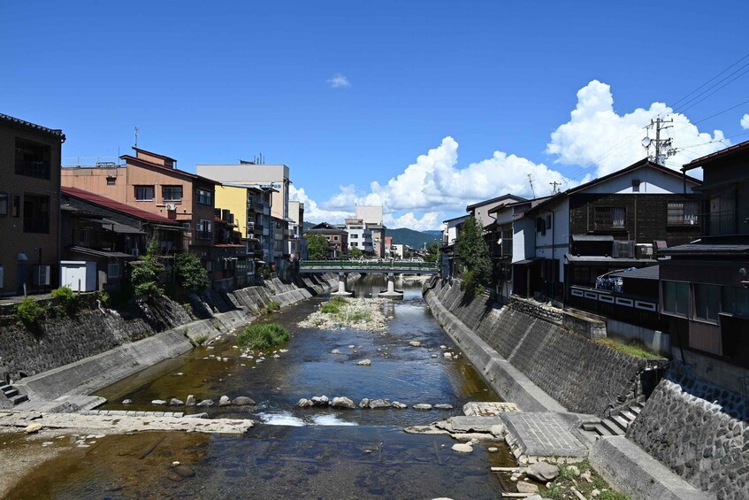 Takayama: Local Food Tasting & Walking Tour 1