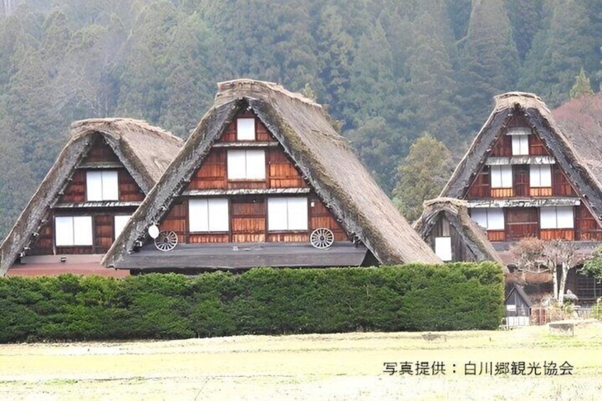 Shirakawago & Takayama Full Day Tour from Kanazawa 3
