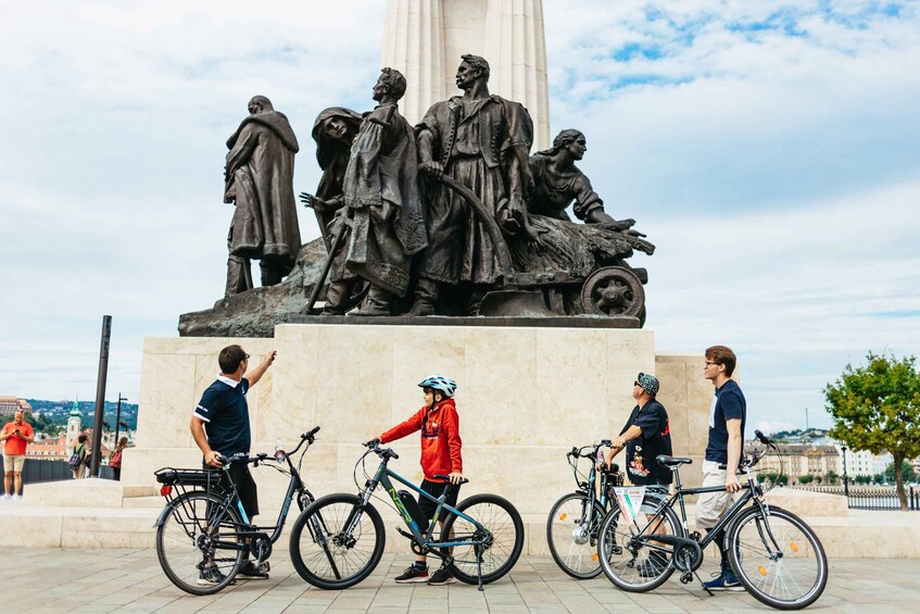 Picture 2 for Activity Budapest: Grand Sightseeing Bike Tour