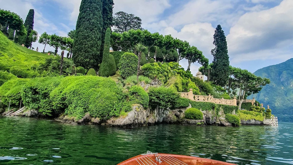 Picture 10 for Activity Lake Como: Classic Boat Private Tour 2