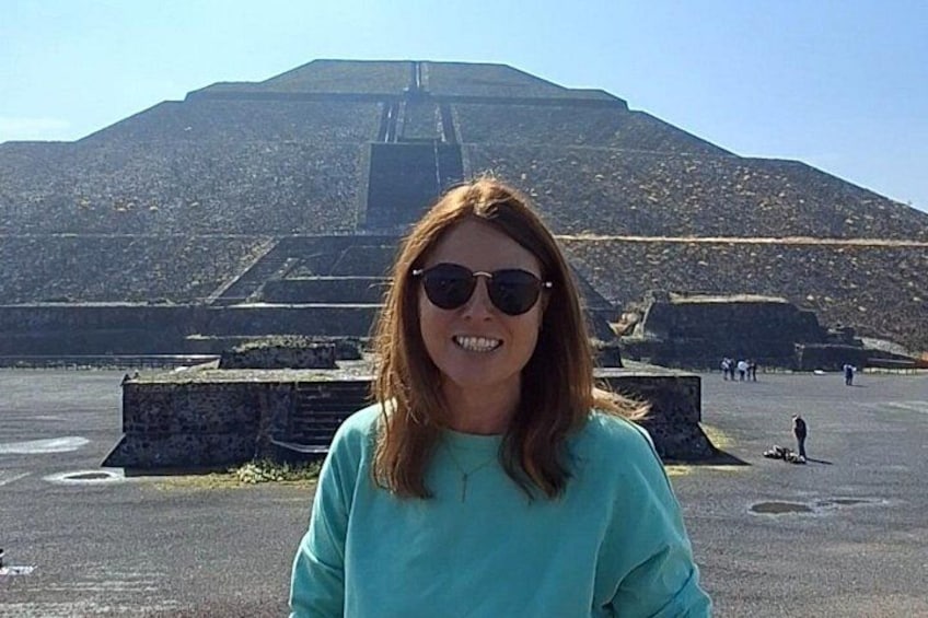 Early VIP experience in Teotihuacan 3