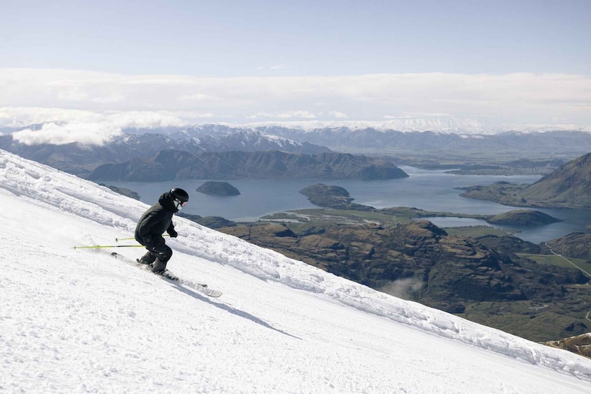 Treble Cone Ski Field: Lift Pass + Core Equipment Rental Set 1