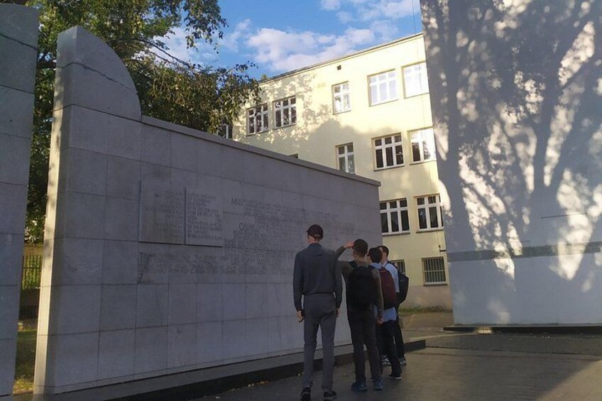 Historical Walking Tour of Jewish Warsaw 3