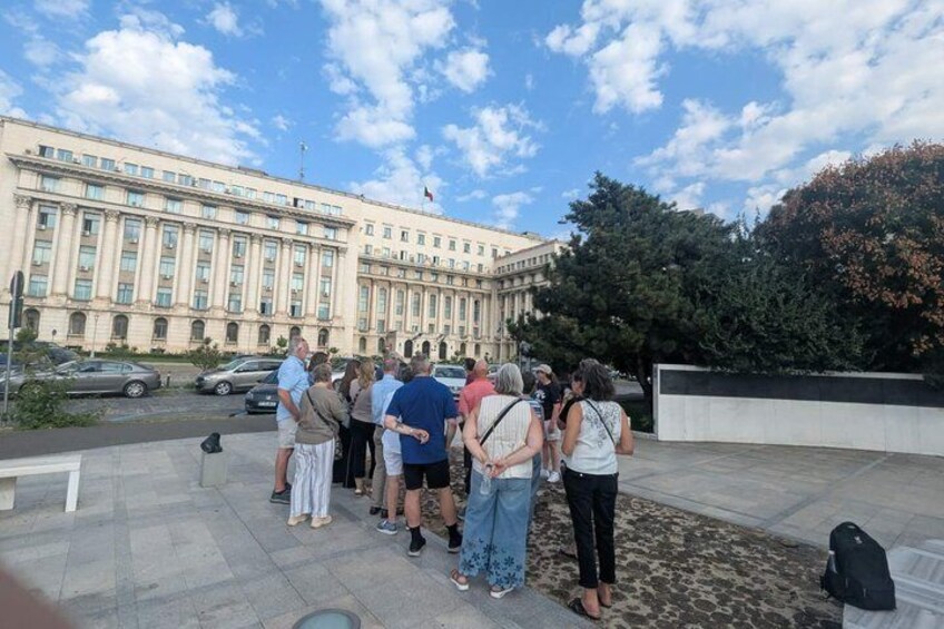Bucharest Historical Food Tour in Old Center 4