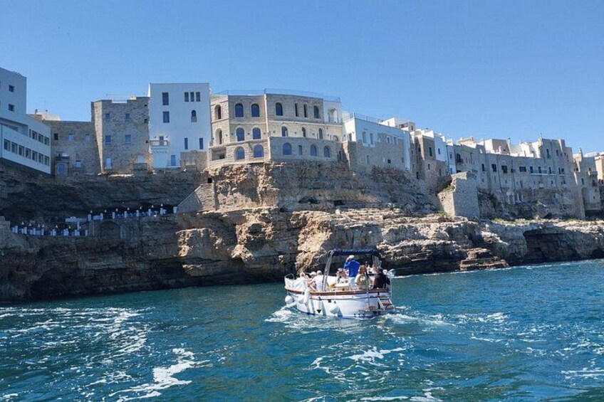 Monopoli Shared tour by Gozzo boat to the Polignano caves 2