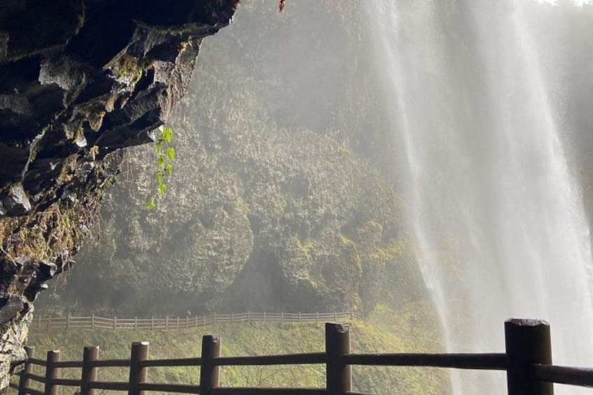 walking behind the waterfalls 4