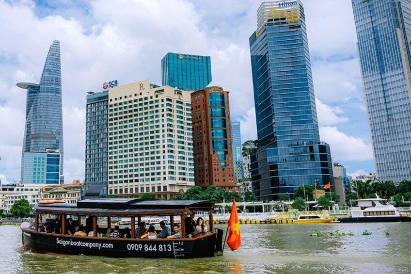 Cruising in the Center of Saigon 3