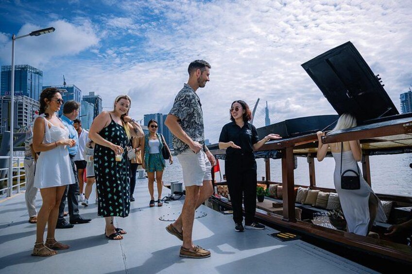 Guests getting on board 4