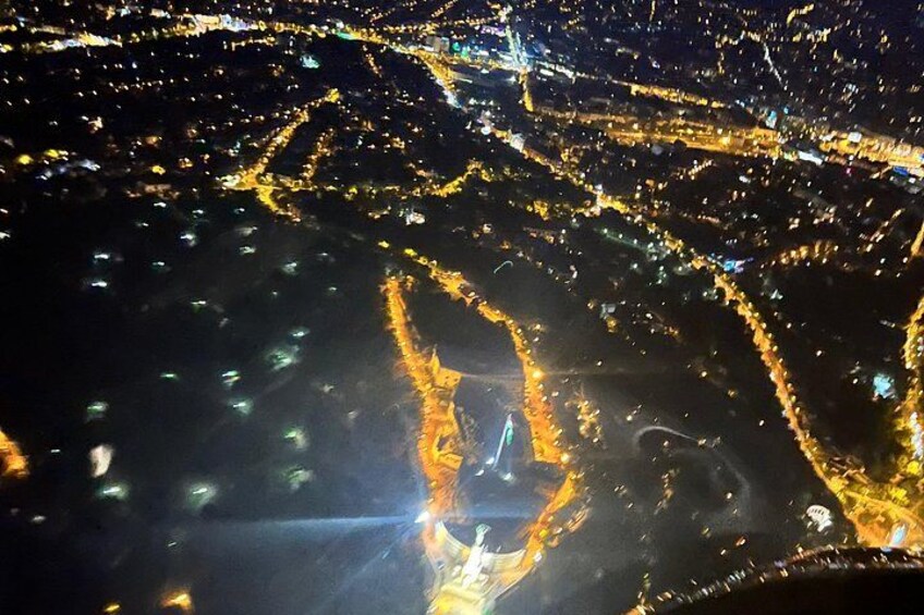 Sightseeing flight over Budapest 5