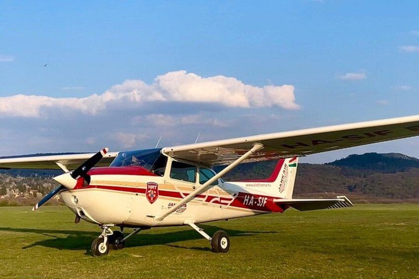 Sightseeing flight over Budapest 1
