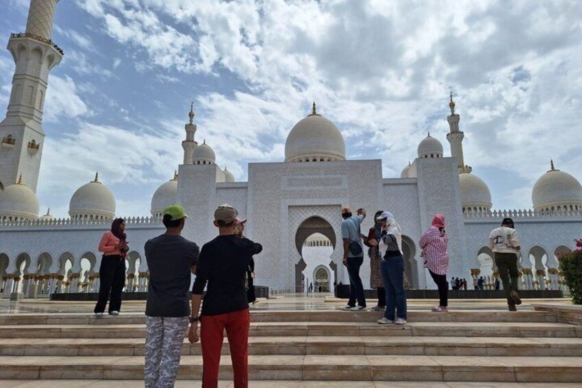 Private Abu Dhabi Full Day City Tour Grand Mosque Louvre Palace 3