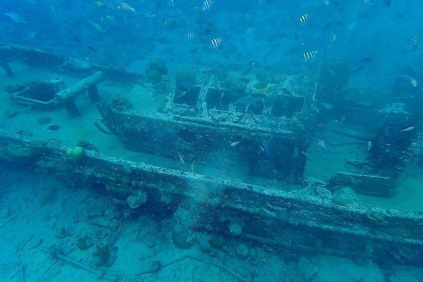 Tugboat wreck curacao 5