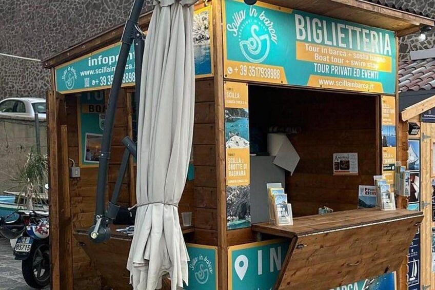 Meeting point at the Port of Scilla. Ticket office 2