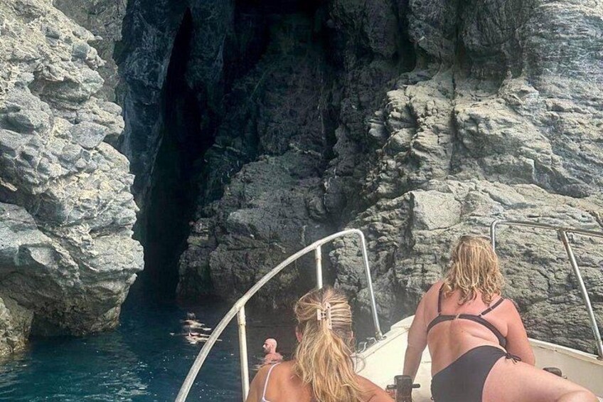 Boat Tour of Scilla and Bagnara Caves 4