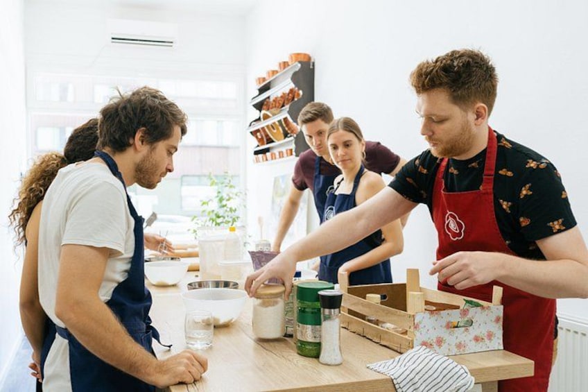 sLOVEnian Strukelj Traditional Cooking Class 1