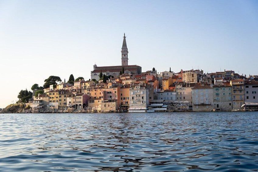 Sunrise Dolphins & Fishermen at Work speedboat tour in Rovinj 2