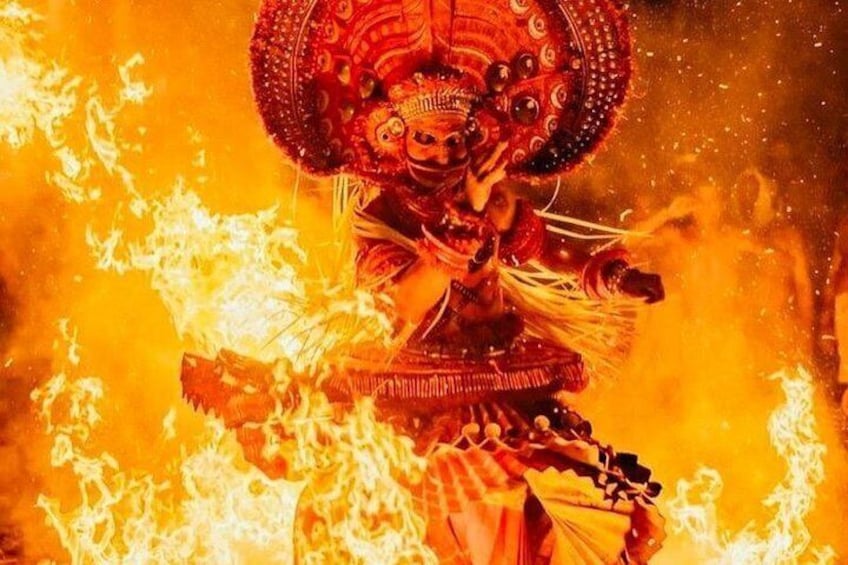 Une figure coiffée d’un grand couvre-chef, entourée de flammes. 4