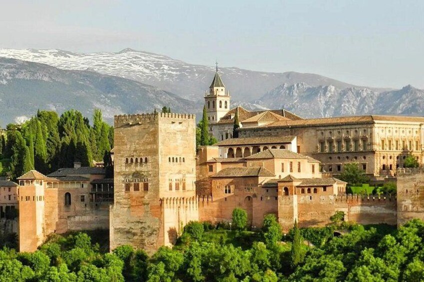 Private Tour to La Alhambra de Granada from Malaga 2