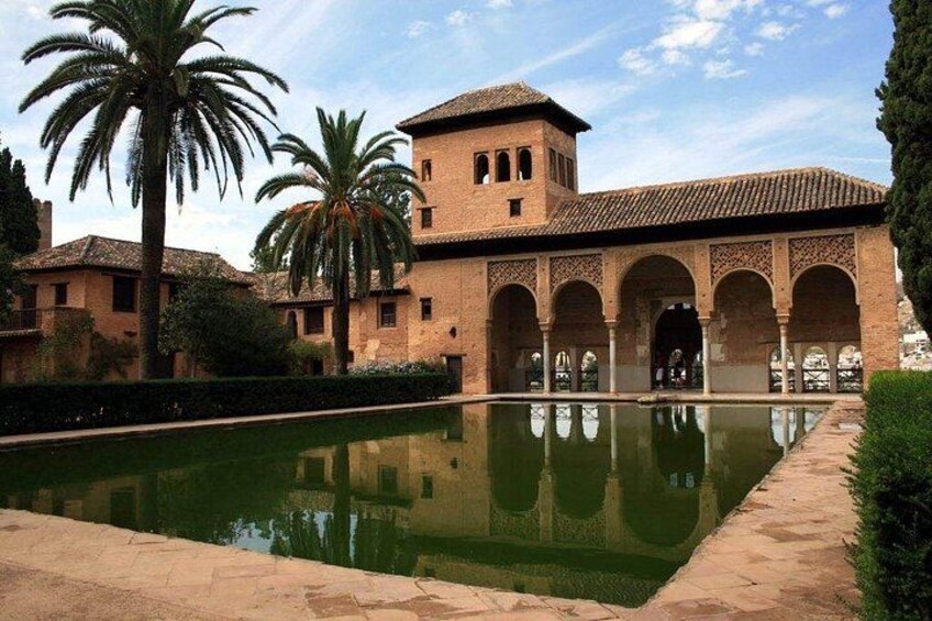 Private Tour to La Alhambra de Granada from Malaga 2