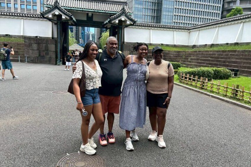 Tokyo Private Tour: Imperial Palace East Gardens, Edo Castle Site 2