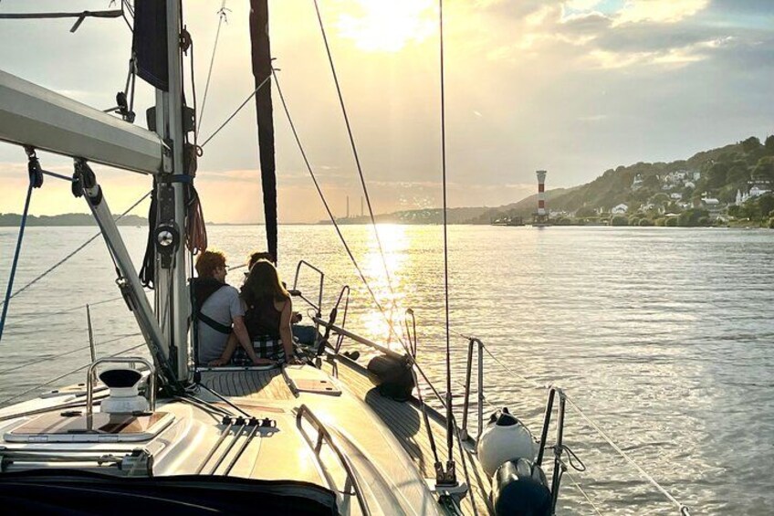 Elbsegelei - Segeltörn "Vor die Tore Hamburgs" ab/an Wedel 2