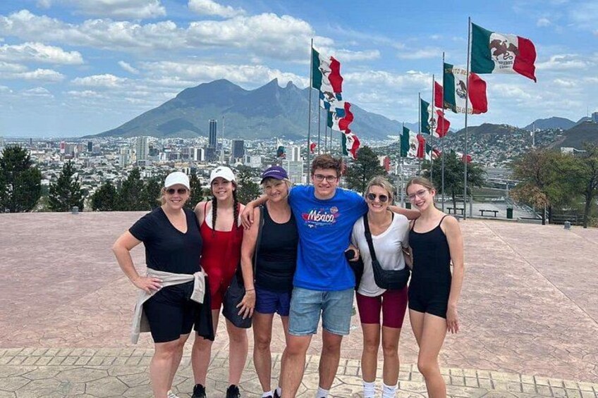 Best "City tour Monterrey de Noche" + Guide + transfer 5