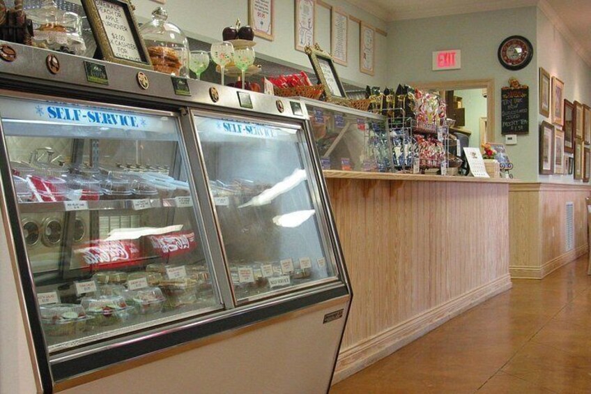 Oak Alley Deli
Salads, Wraps, Sandwiches 3