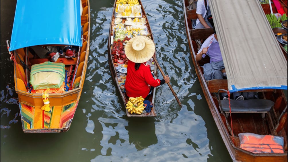 Picture 2 for Activity Bangkok: Damnoen Saduak and Train Market with Boat Ride 4