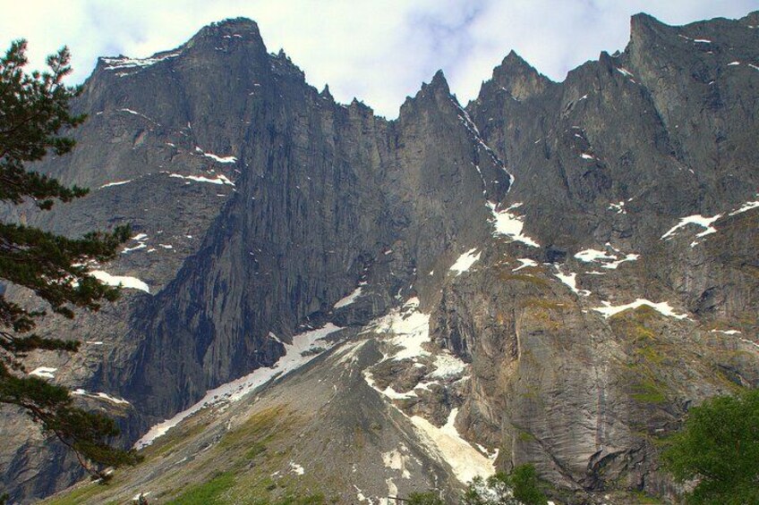 © Leif J. Olestad-Trollveggen-Sommer-2010 3
