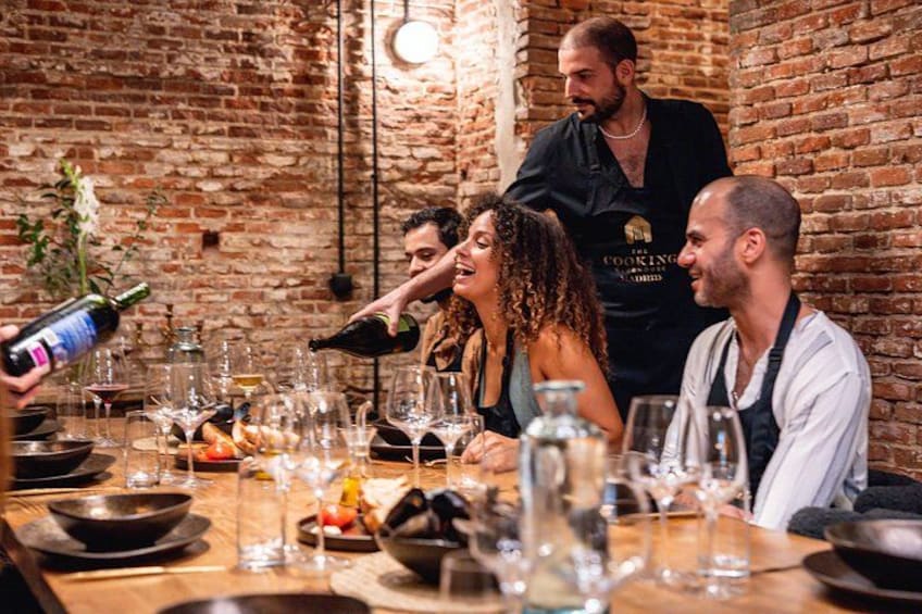 Madrid Spanish Omelet Cooking Class and Bottomless Wine brunch 2