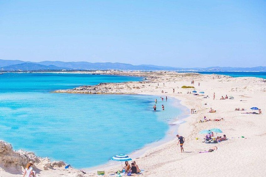 https://www.tripadvisor.com/PreviewImage?p=11&img=360695439Playa de Illetas 4