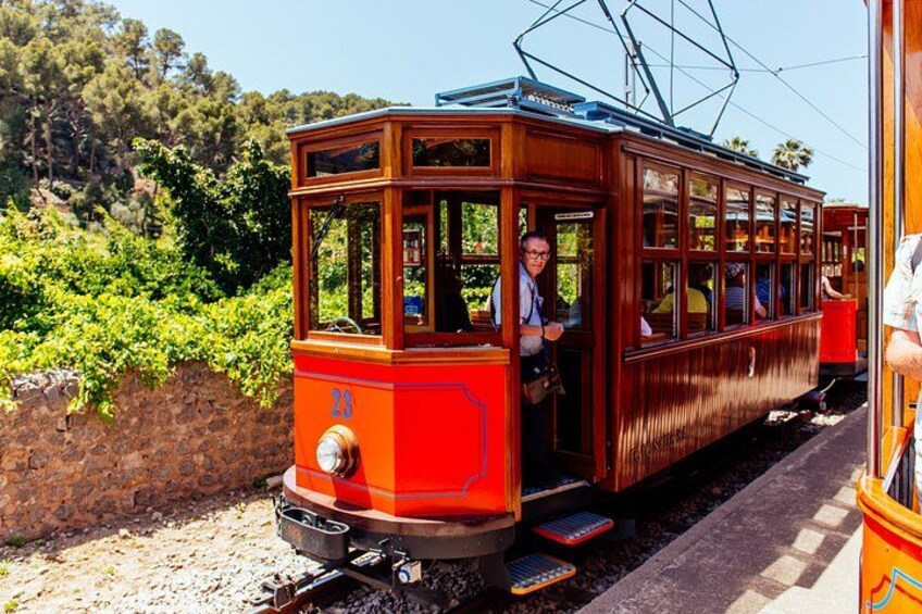 Mallorca: Exclusive Soller Train and Tram Half-Day Tour 3