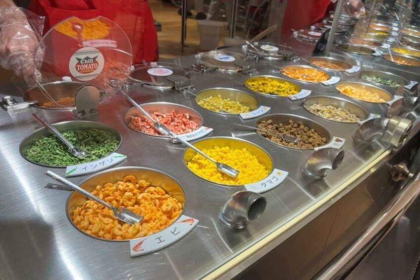 Yokohama: Guided Cup Noodles Museum Tour & Make Your Own Cup 3