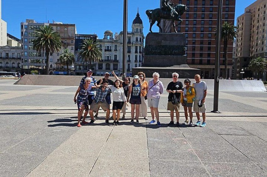 Group tour pic on a sunny Sunday morning. 1
