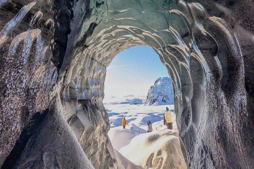Snow in Katla Ice cave 3